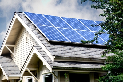 Hệ thống điện năng lượng mặt trời áp mái là gì? Phân loại hệ thống điện năng lượng mặt trời áp mái
